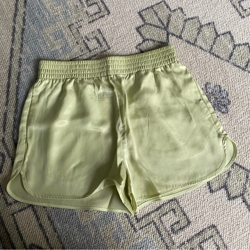 2x H&M Pull-on Shorts sz S in Neon Green and Ivory - Picture 2 of 8